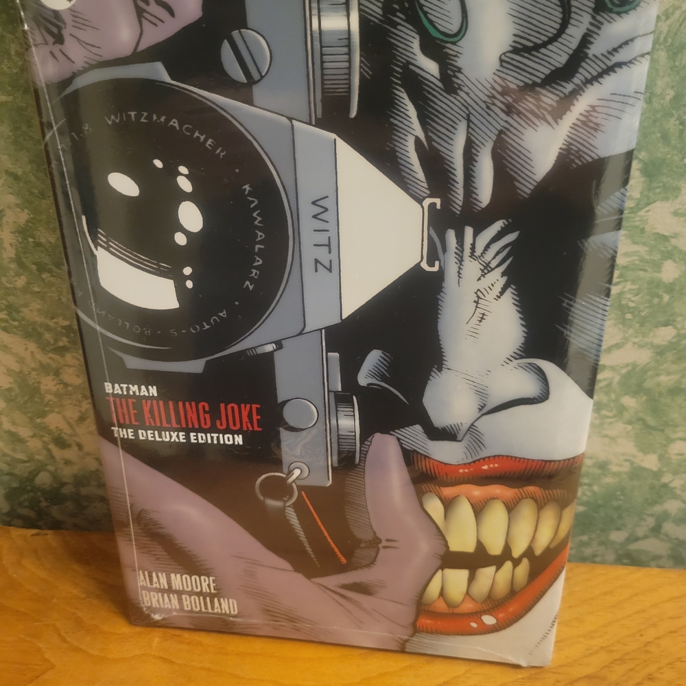 Batman: The Killing Joke Deluxe Edition